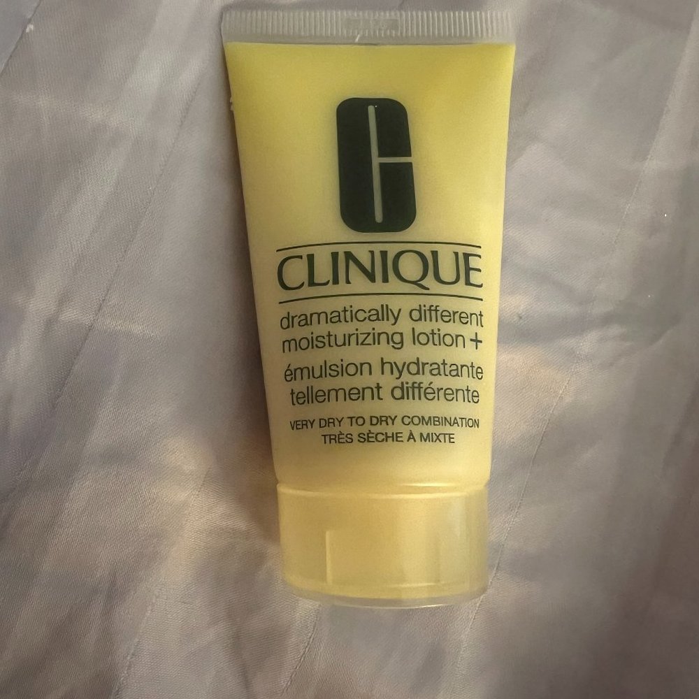 Clinique Dramatically Different Moisturizing Lotion +